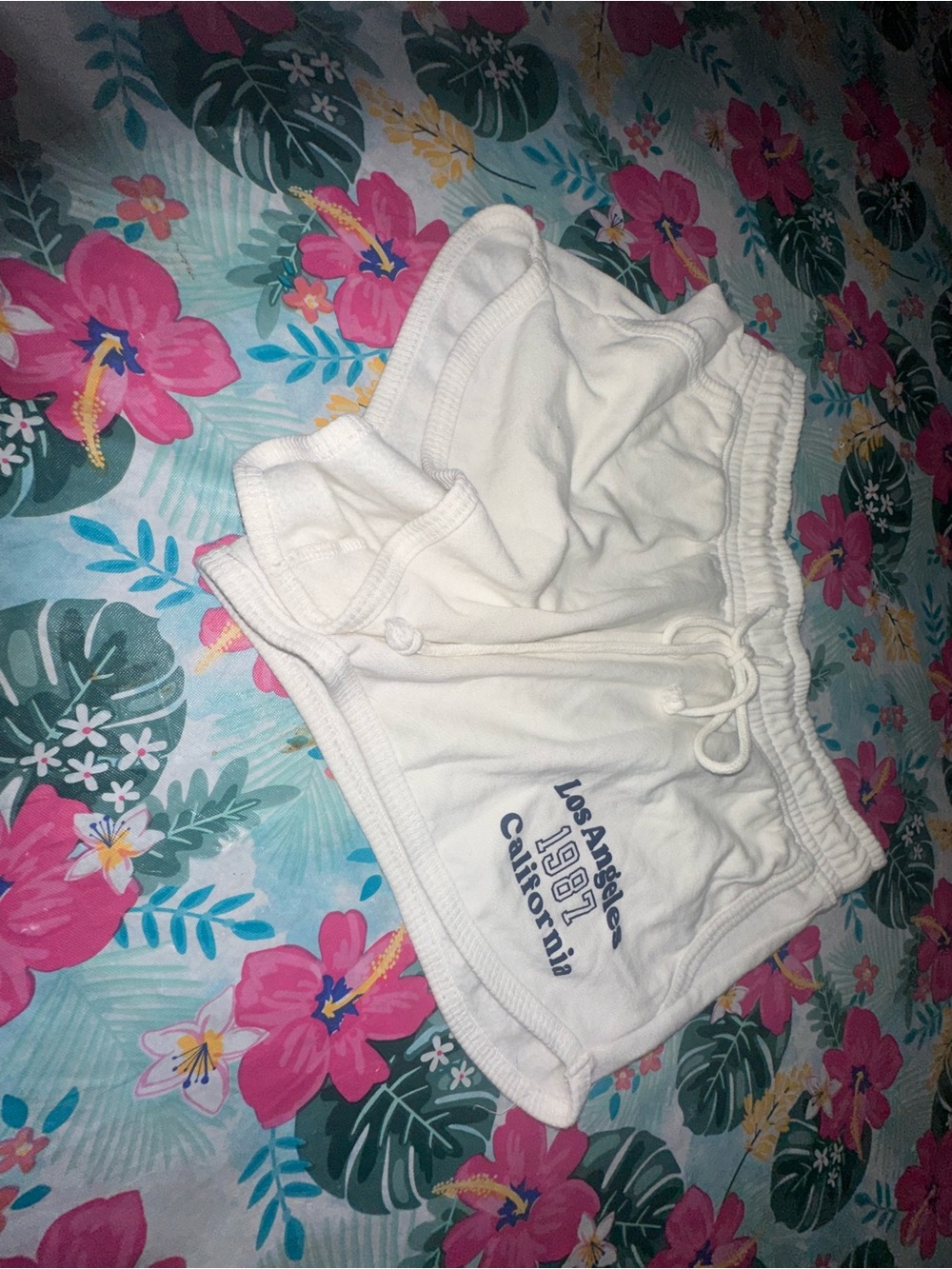 Aeropostale White Shorts with Navy Los Angeles Graphic